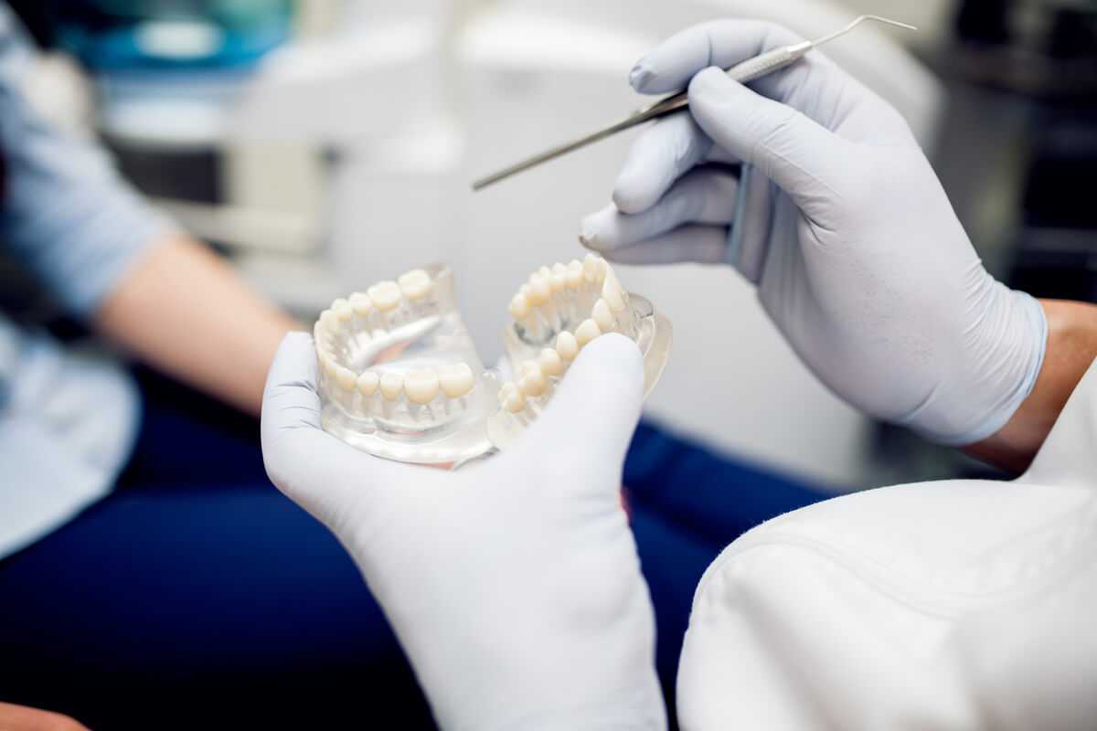 how painful is a dental crown replacement